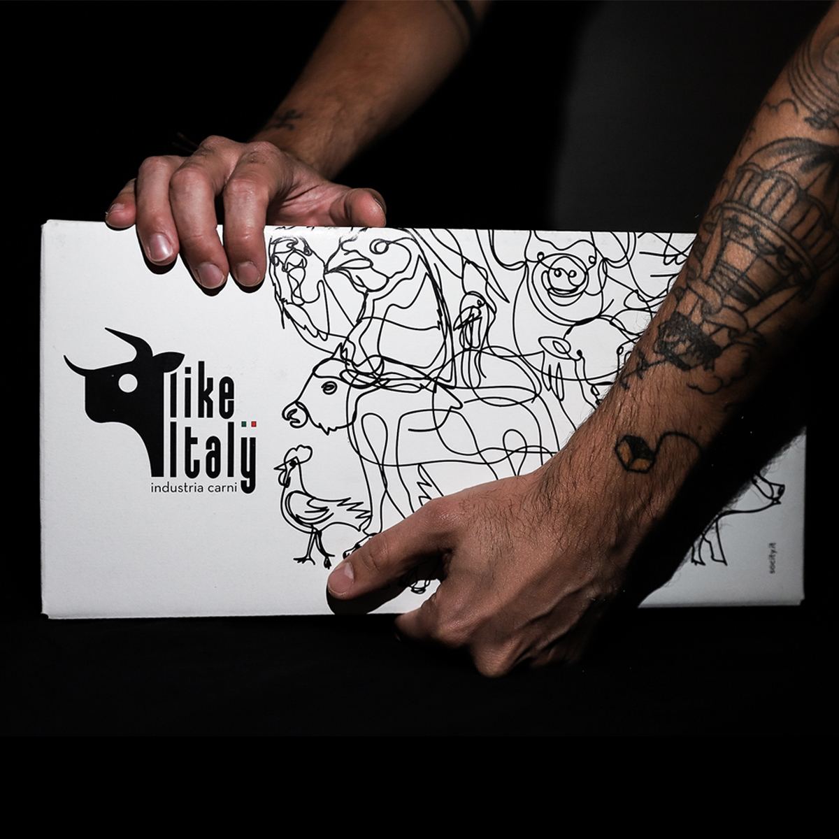 Like Italy冷鮮肉類包裝設(shè)計“黑白線條動物”元素