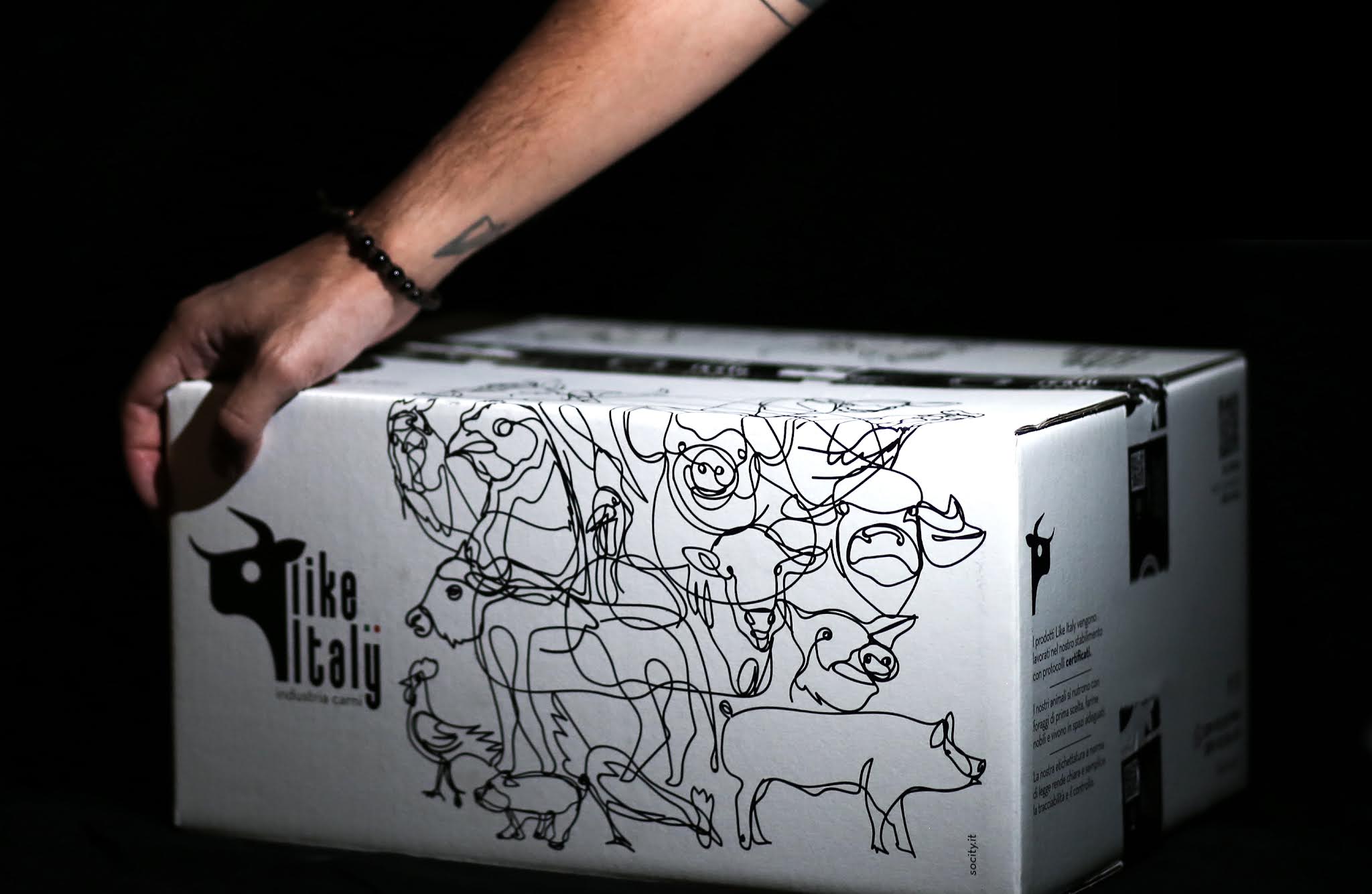 Like Italy冷鮮肉類包裝設(shè)計“黑白線條動物”元素