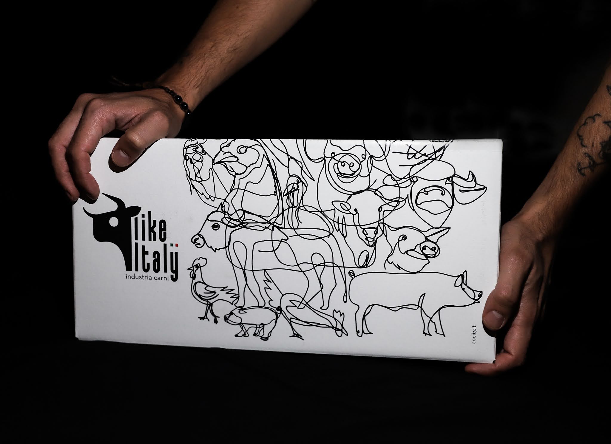 Like Italy冷鮮肉類包裝設(shè)計“黑白線條動物”元素