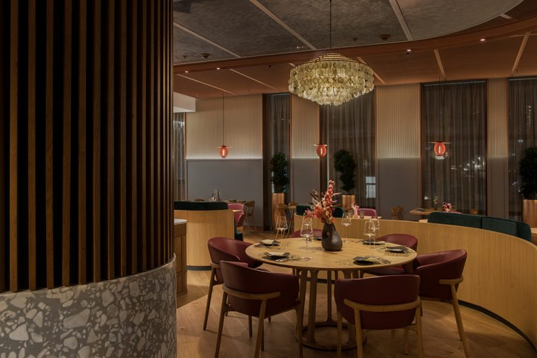 高級沙加爾餐廳餐飲室內(nèi)空間設(shè)計(jì)，藝術(shù)與奢華風(fēng)格