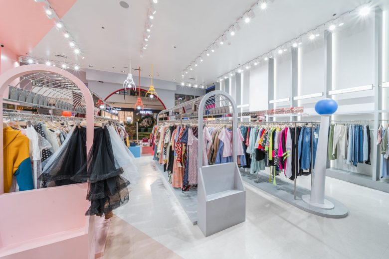 Matchbox時尚潮流服飾商店店鋪空間設(shè)計，90年代街機游戲風(fēng)格