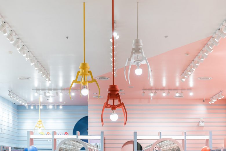 Matchbox時尚潮流服飾商店店鋪空間設(shè)計，90年代街機游戲風(fēng)格