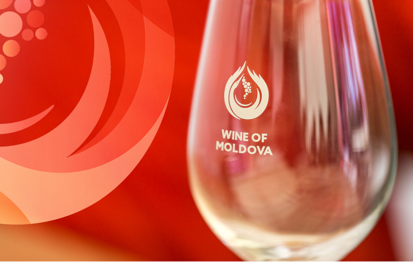 摩爾多瓦釀酒師協(xié)會(huì)logo設(shè)計(jì)“地圖+酒滴+葡萄+白鸛展翅+火”