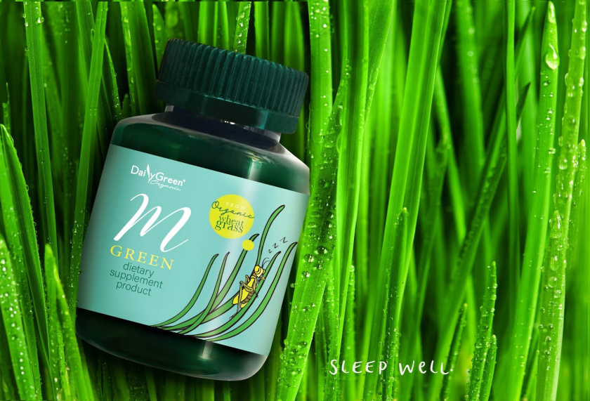 Daily Green有機(jī)小麥草膳食營(yíng)養(yǎng)補(bǔ)充劑產(chǎn)品包裝設(shè)計(jì)（綠色瓶），“小草+昆蟲(chóng)”插畫(huà)