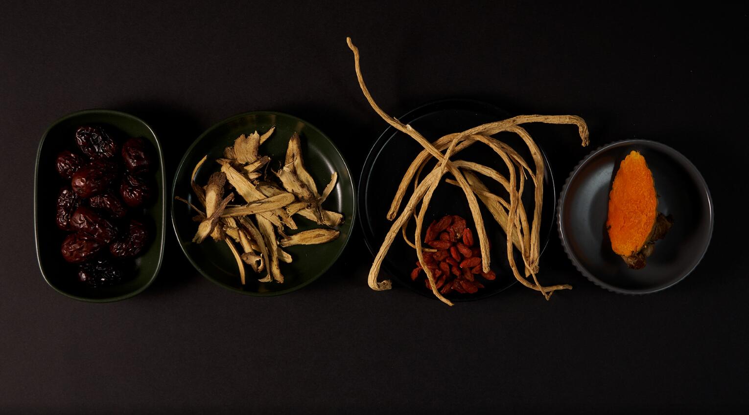 Skinlosophy 東方中藥草本化妝品包裝設計“金箔沖壓工藝”