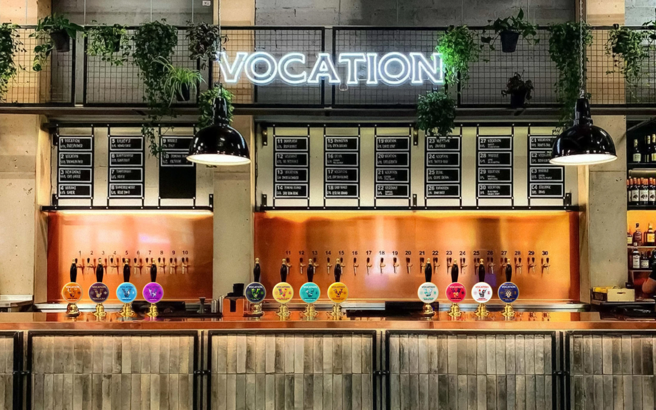 Vocation 手工啤酒包裝設(shè)計(jì)，V字母插畫品牌識別手法-陳列設(shè)計(jì)