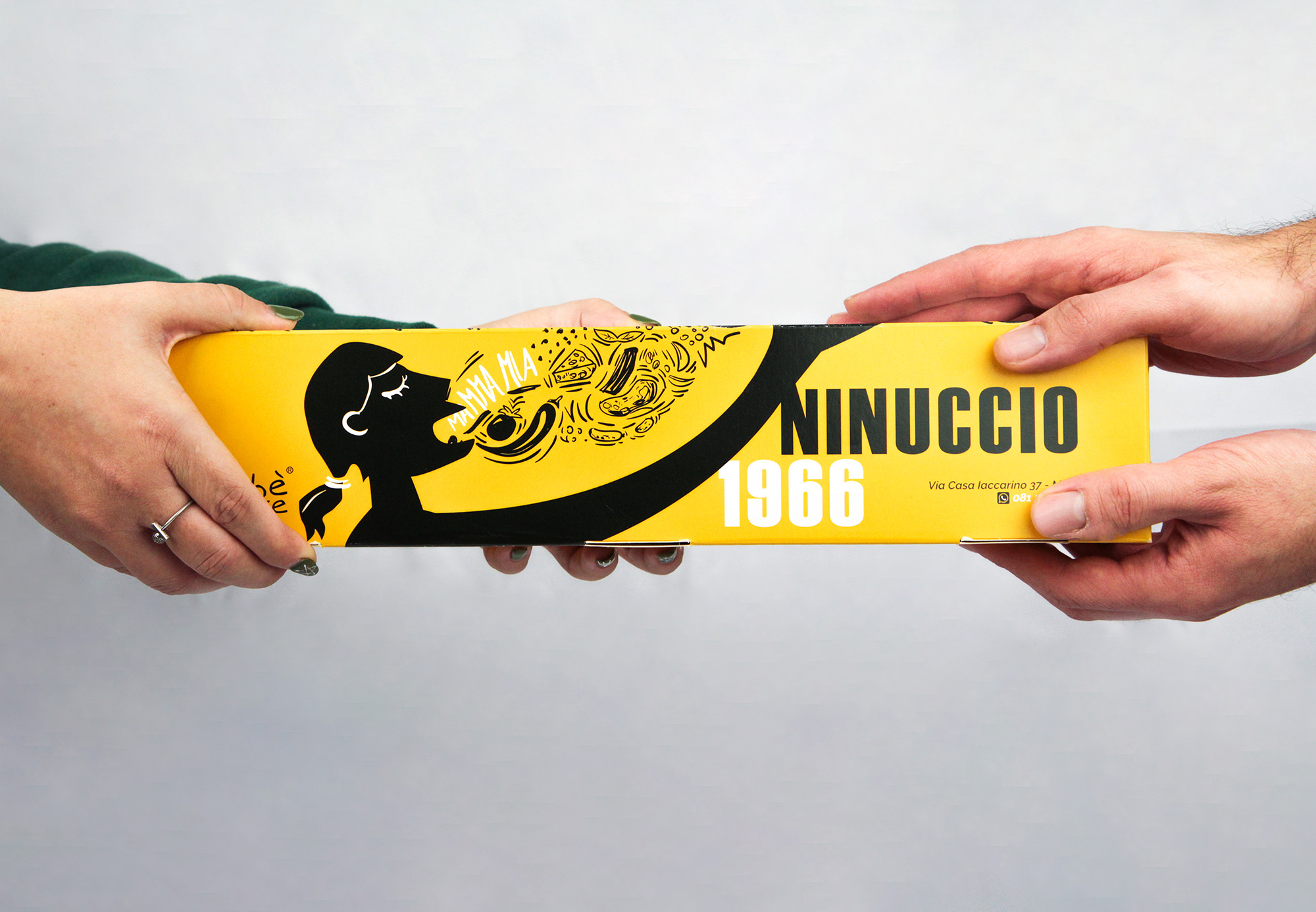 crocchè休閑食品創(chuàng)意包裝設(shè)計,張開的手與嘴巴插畫 crocchè休閑食品創(chuàng)意包裝設(shè)計,張開的手與嘴巴插畫