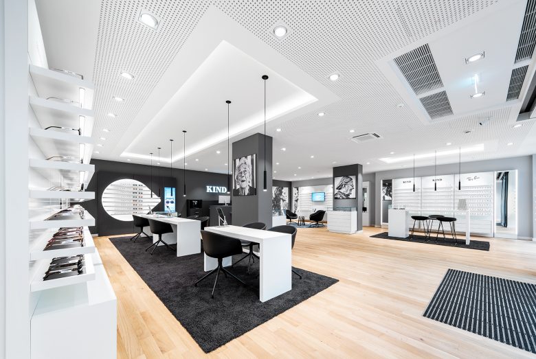 KIND 光學(xué)眼鏡和聲學(xué)聽力產(chǎn)品專賣店店鋪空間si設(shè)計，黑白輕松風(fēng)格