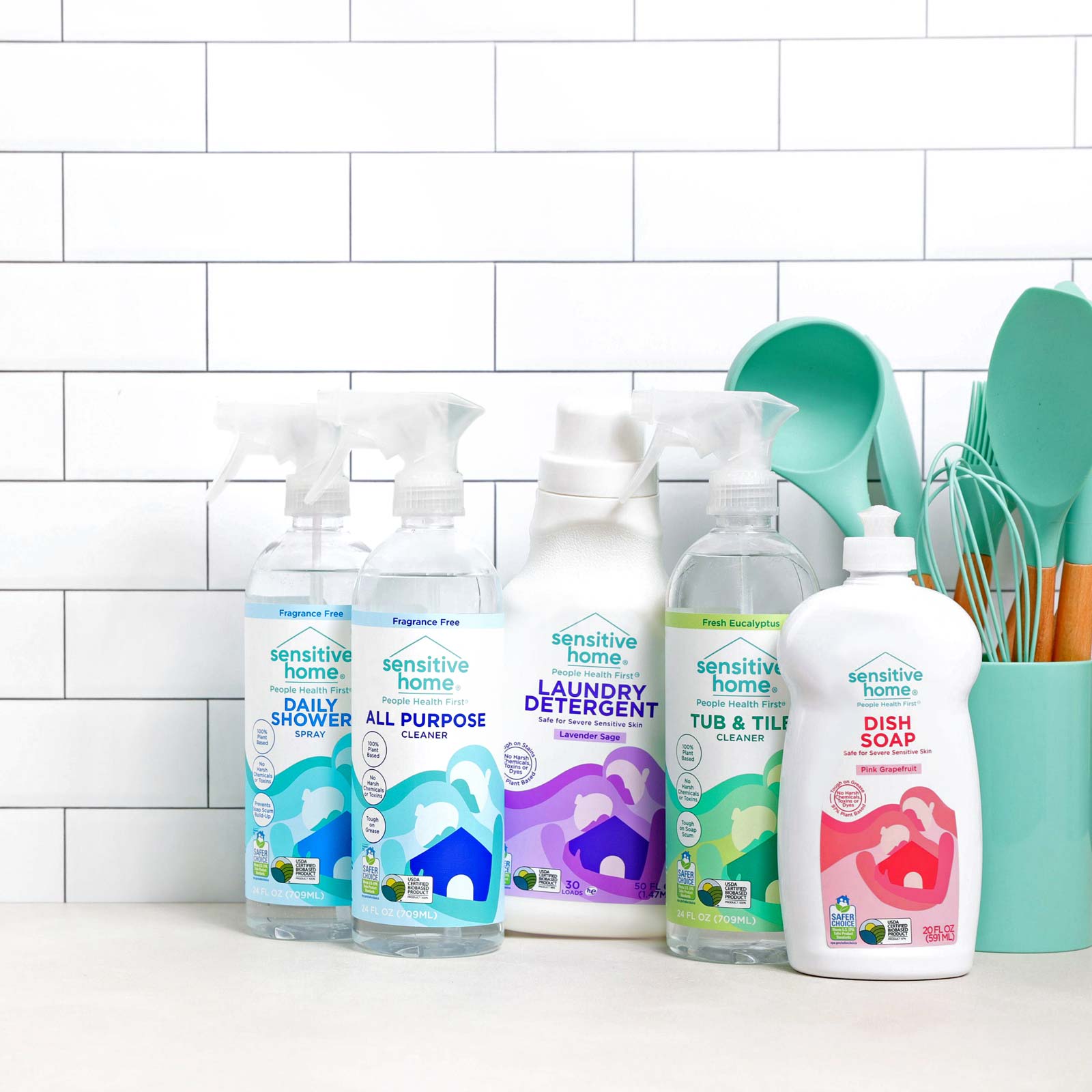 Sensitive Home敏感家居家用清潔劑洗衣液洗碗液logo設(shè)計(jì)包裝設(shè)計(jì)，兩個(gè)長發(fā)女人擁抱房子插畫