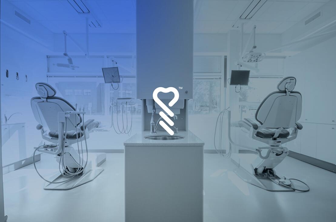 DMIC 亞科診所品牌logo-vi設(shè)計(jì)，明亮輕藍(lán)紫色搭配略灰色