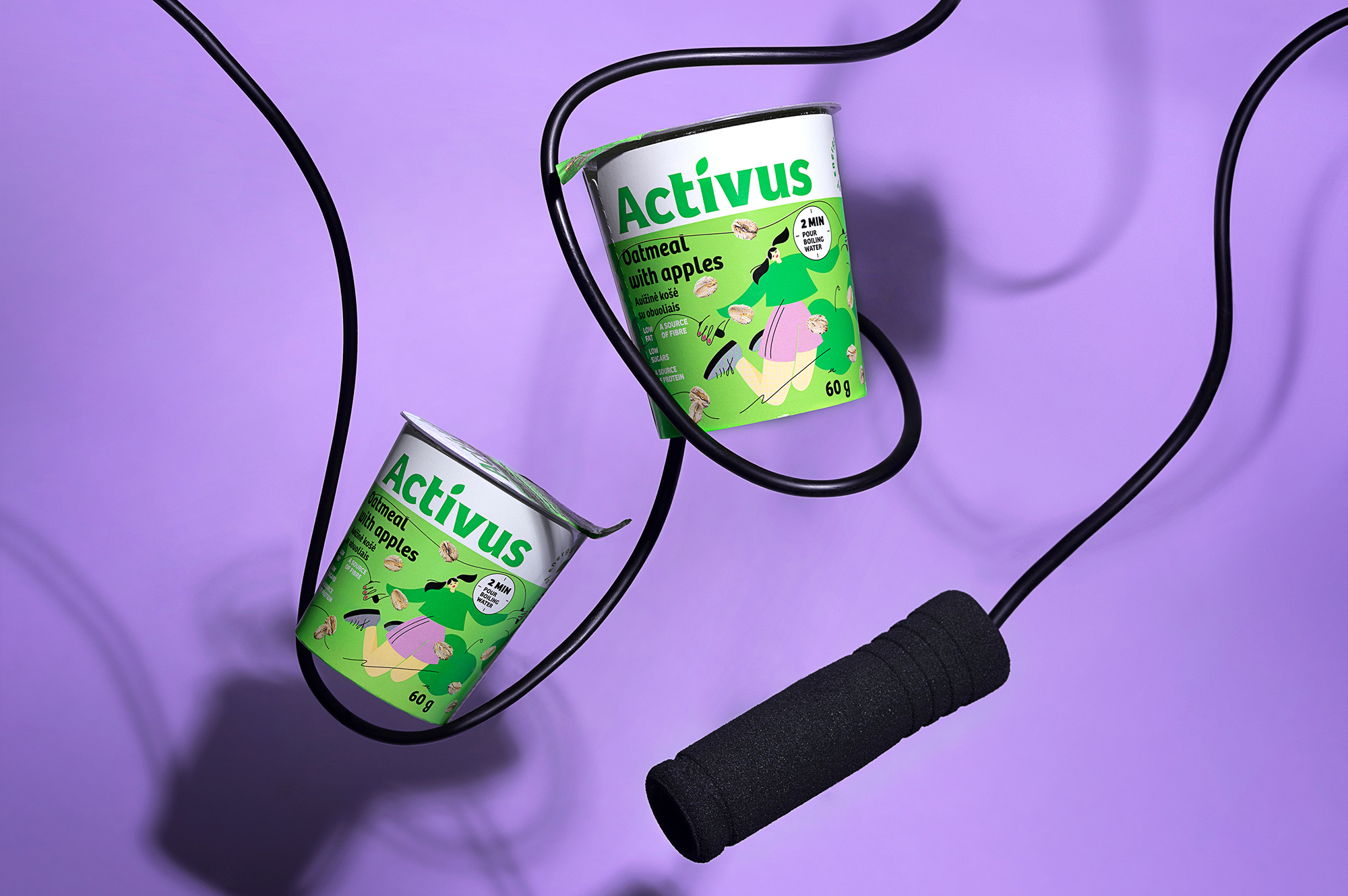 ACTIVUS 杯裝健康速食早餐或午餐包裝設(shè)計，比例夸張的活力人物插畫