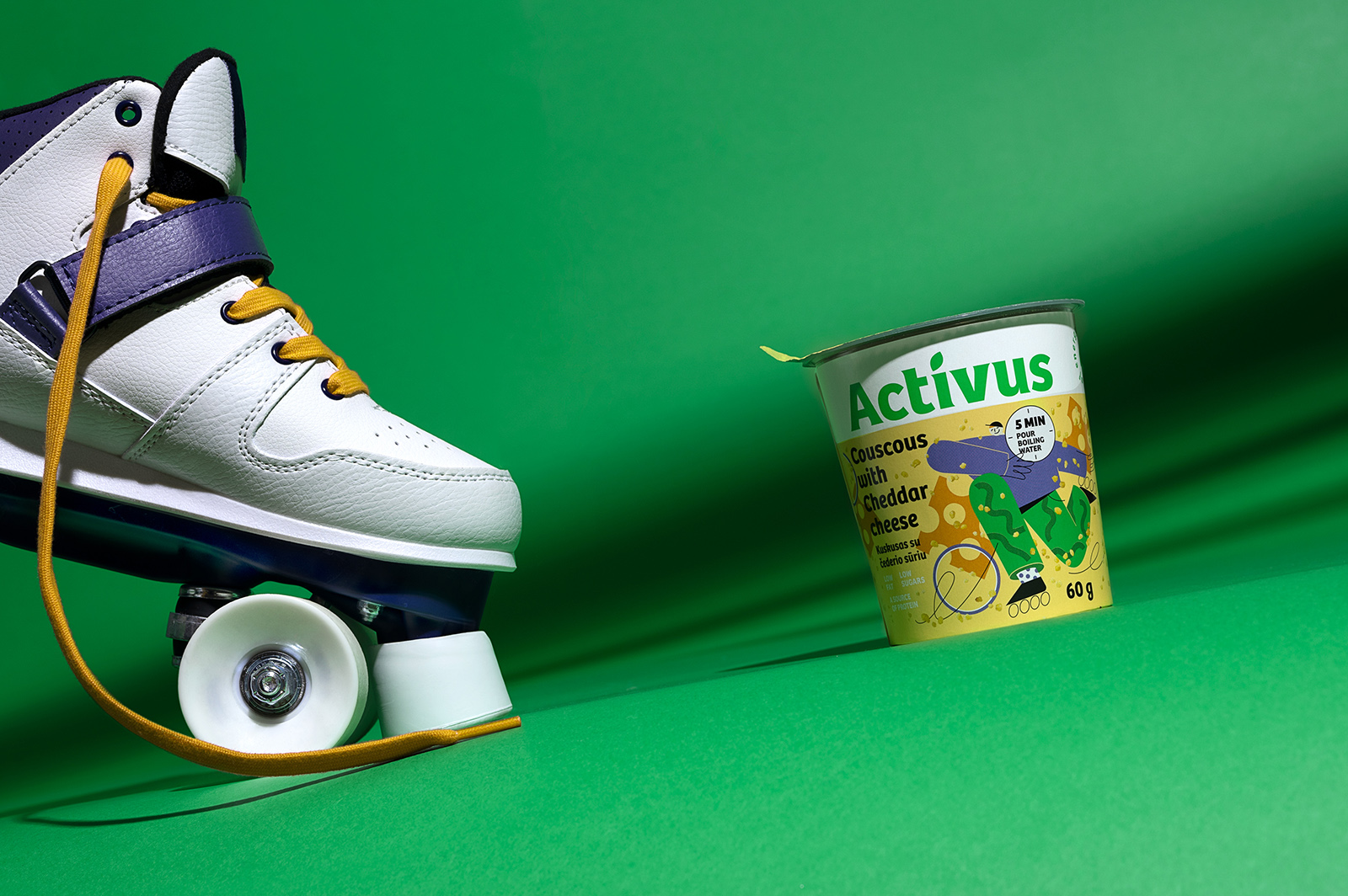 ACTIVUS 杯裝健康速食早餐午餐包裝設(shè)計，比例夸張的活力人物插畫