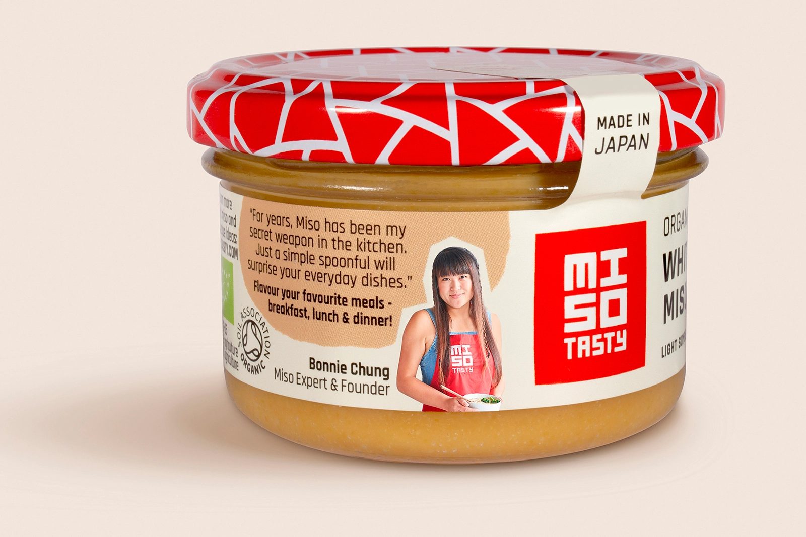 Miso Tasty日式味增調(diào)味品包裝設(shè)計(jì)，突出品牌logo與三角組合圖案識(shí)別元素