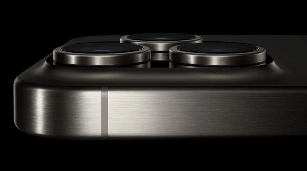 Pro Max 中有一個 5 倍變焦攝像頭