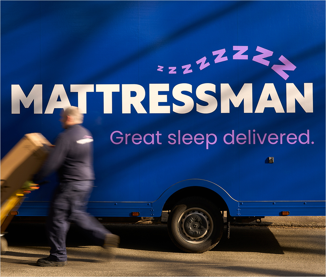 Mattressman英國(guó)最大在線床墊零售商品牌形象重塑logo設(shè)計(jì)vi應(yīng)用設(shè)計(jì)-睡眠字母Z曲線