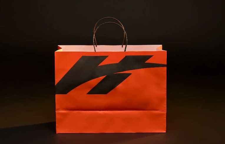 Hunter 越南運動鞋品牌視覺形象設(shè)計logo設(shè)計,動態(tài)字母H Hunter 越南運動鞋品牌視覺形象設(shè)計logo設(shè)計,動態(tài)字母H