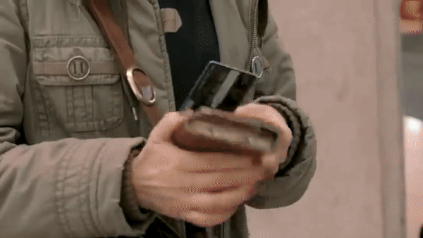 切面包捐贈(zèng)互動(dòng)裝置 切面包捐贈(zèng)互動(dòng)裝置